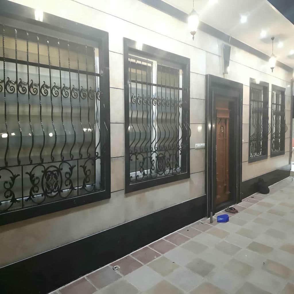 حفاظ پنجره رنگی کوره ای سفید مات برای نمای روشن
