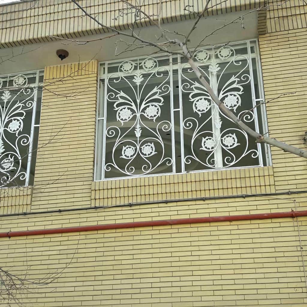 اجرای حفاظ پنجره ویلایی نمای باغ بدون مسدودکردن دید