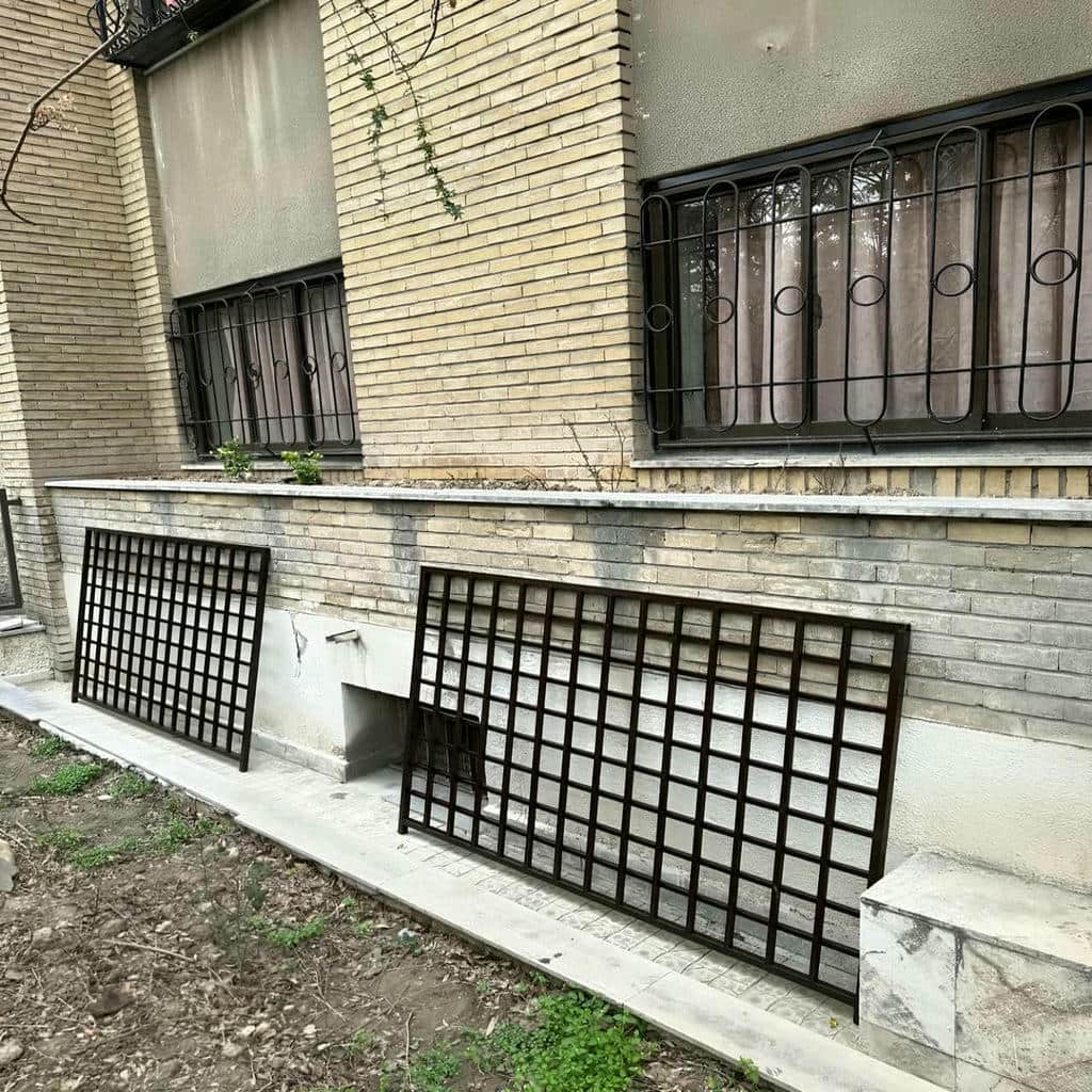 حفاظ پنجره رنگی کوره ای مشکی برای پروژه نمای مدرن