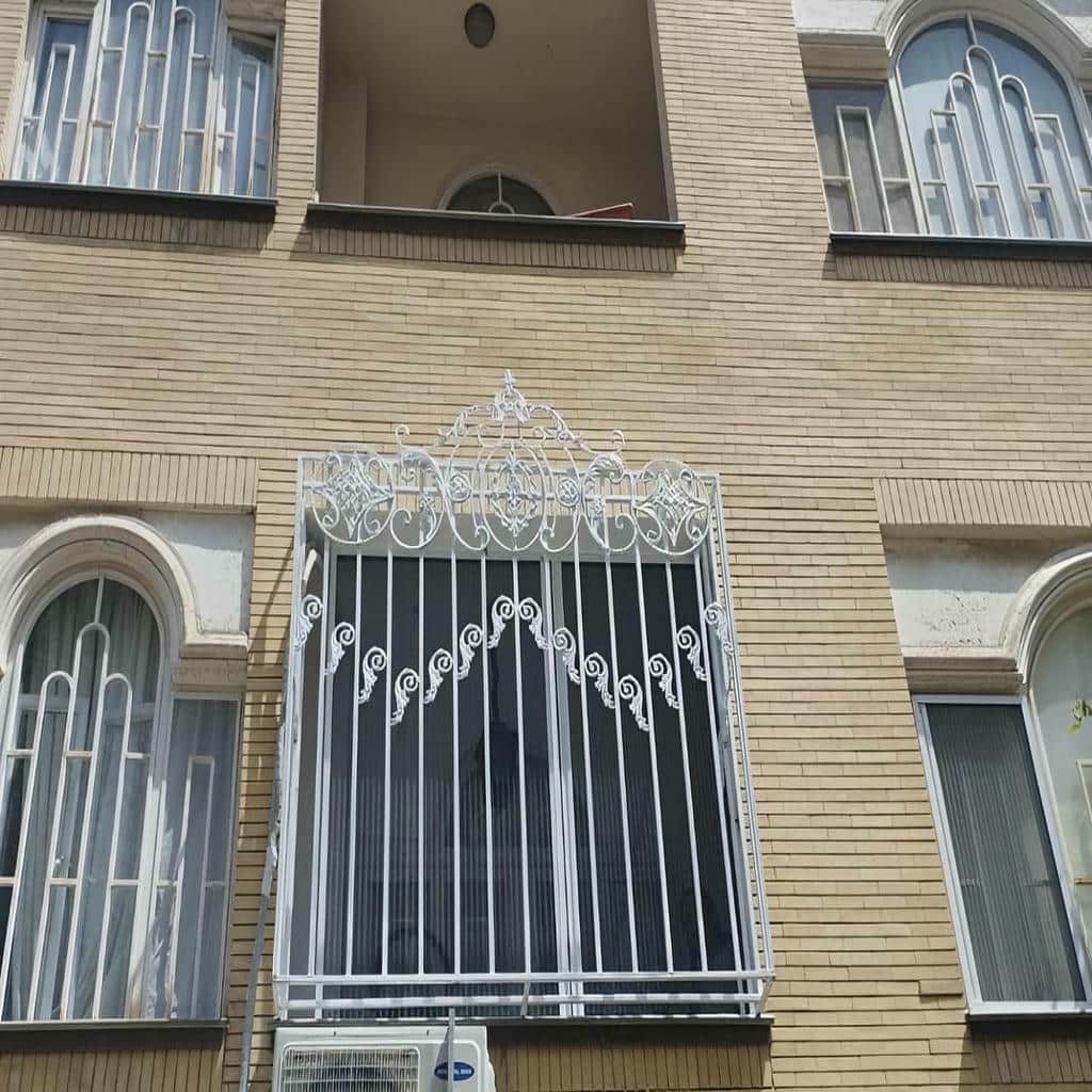 قیمت حفاظ پنجره ویلایی نمای باغ با طرح سفارشی