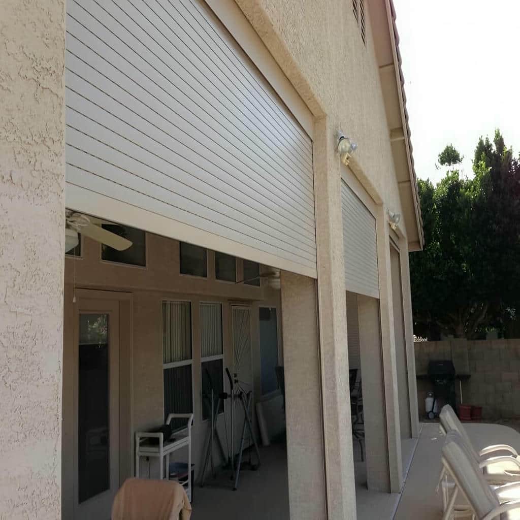 تعمیر کرکره برقی رنگی نمای فروشگاه پس از سایش