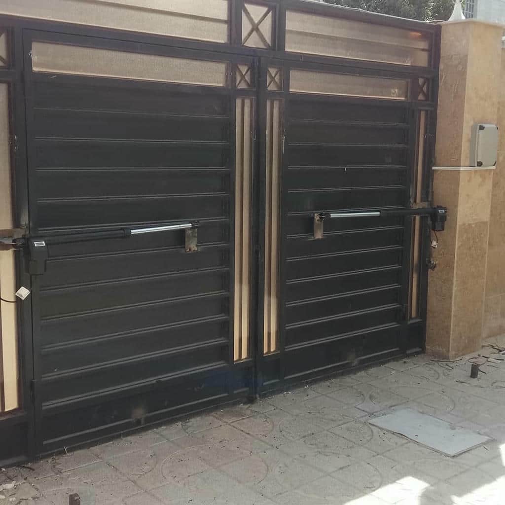 ساخت پایه تقویتی جک درب حیاط دو لنگه سنگین