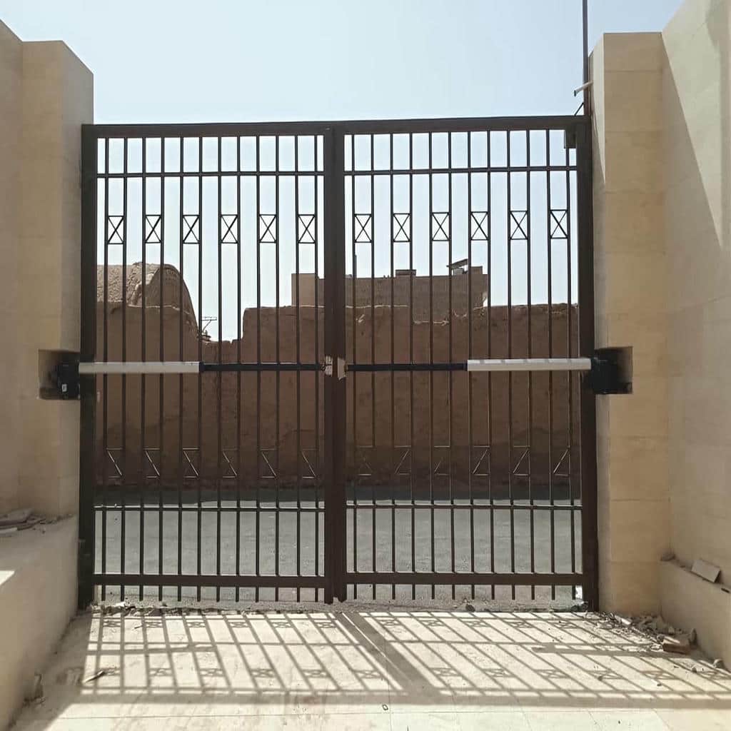 تعمیر جک درب پارکینگ لولایی شفت بلند و اصلاح پایه