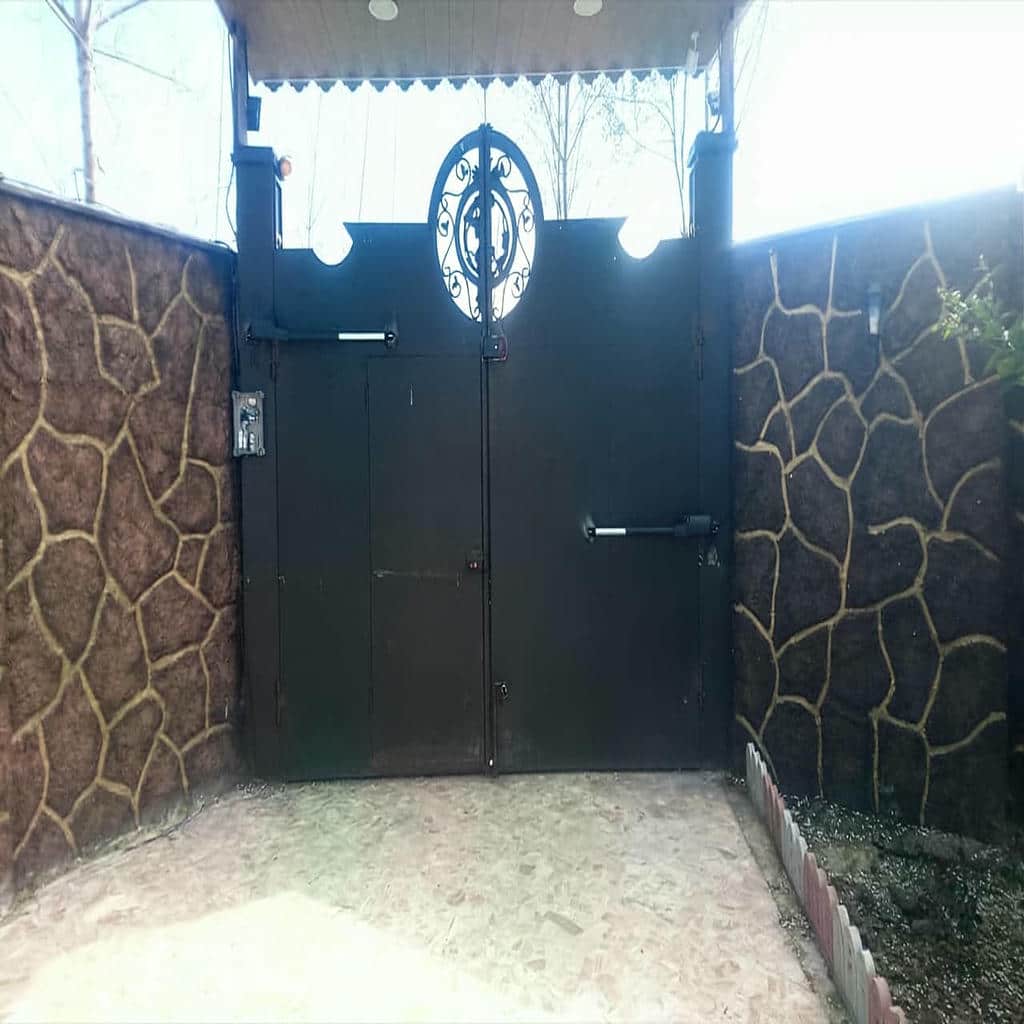 خرید درب برقی ویلایی دو لنگه متناسب با فضای حیاط