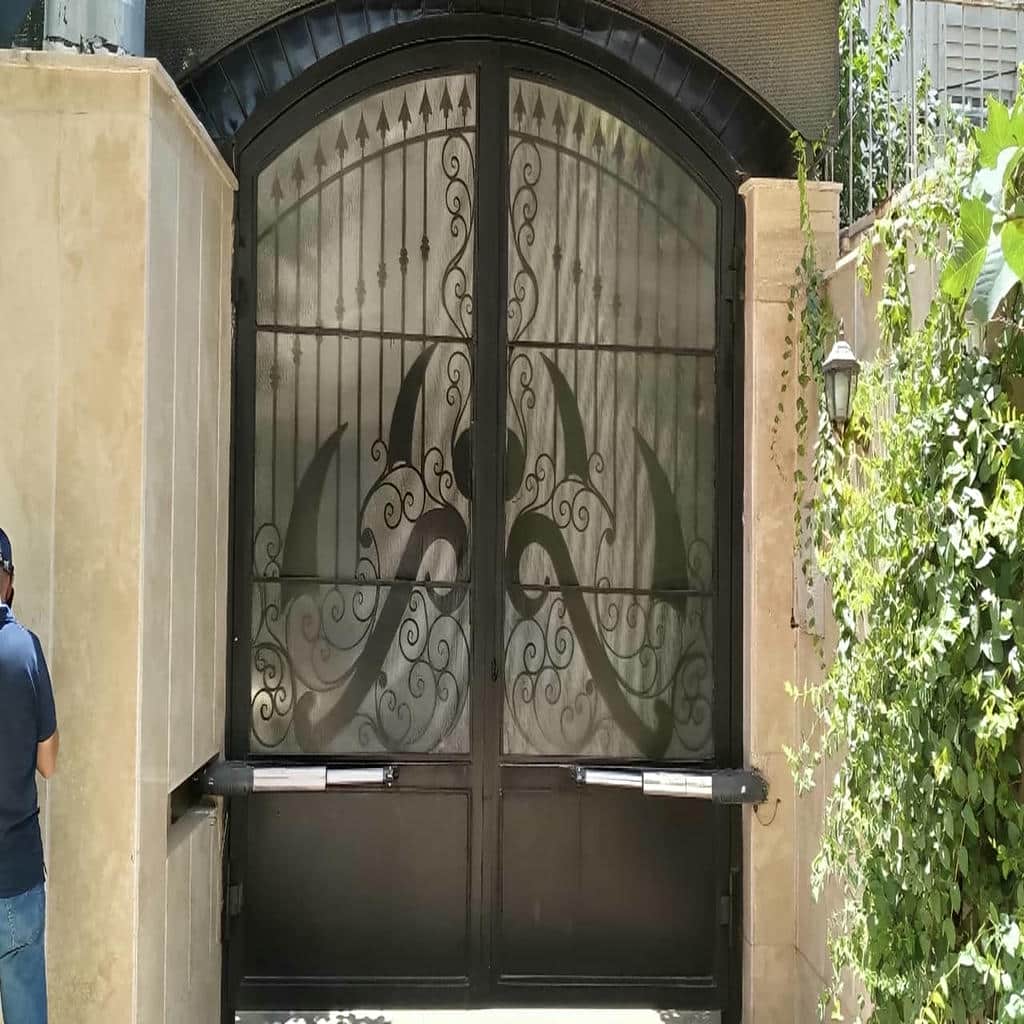 سفارش درب پارکینگ جک دار بازویی برای ستون عمیق