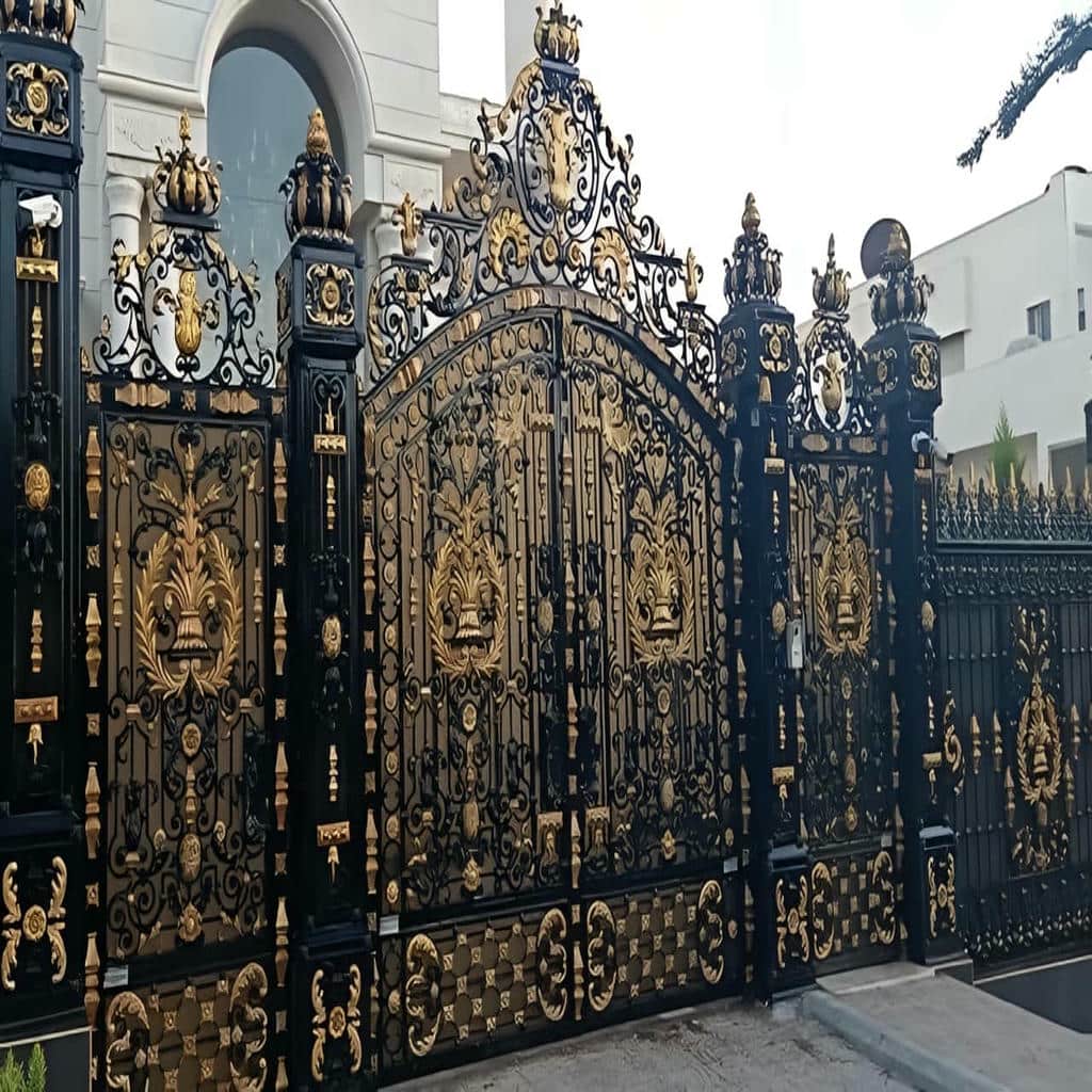 10 مدل درب حیاط نمای آجری