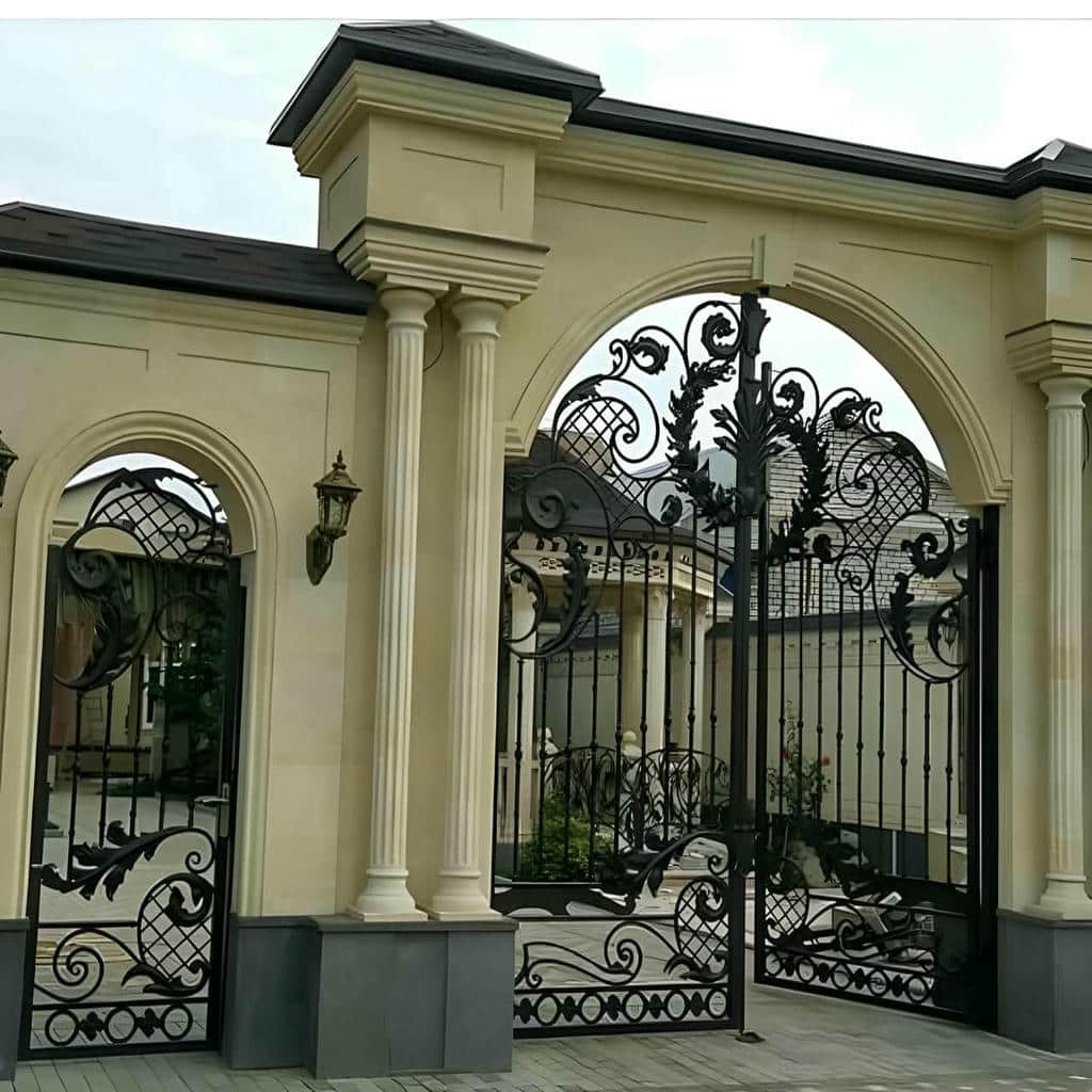 درب حیاط مشبک نورگیر پانچ برای کنترل حریم