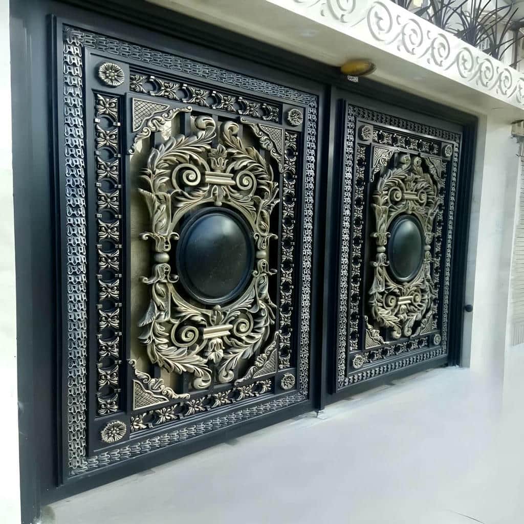درب پارکینگ مدرن پنل مشبک CNC با الگوی هندسی