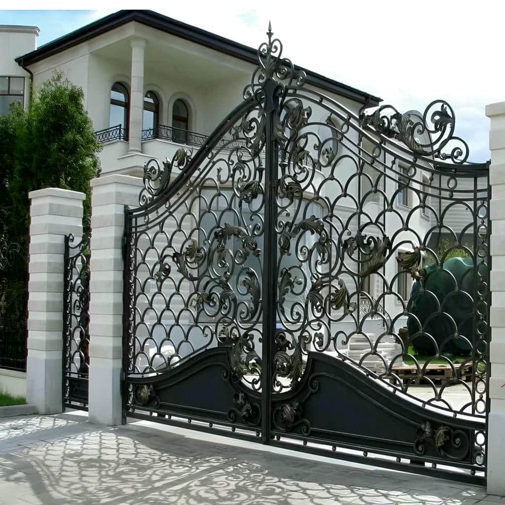 طرح کلاسیک درب پارکینگ آهنی ریلی در پروژه سنگی