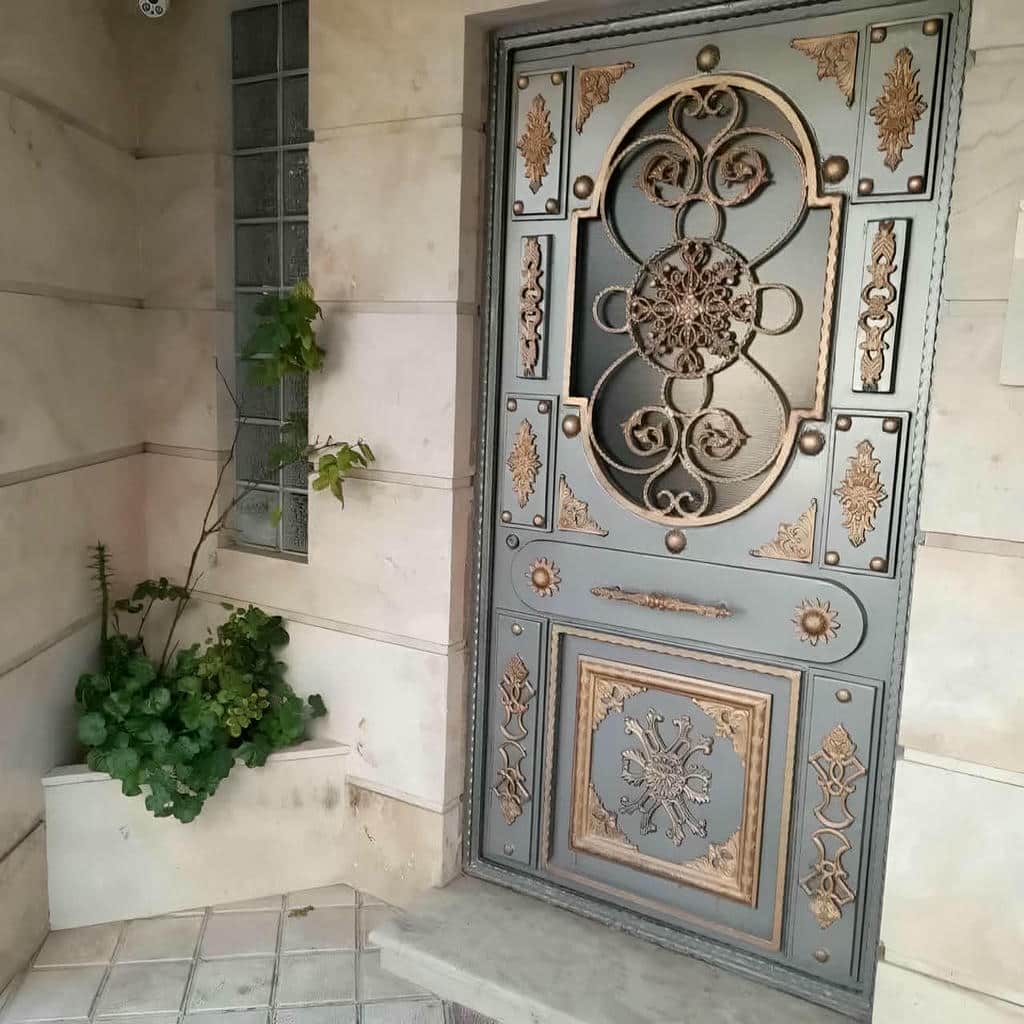 خرید درب پارکینگ مدرن پنل مشبک بر اساس شرایط پروژه
