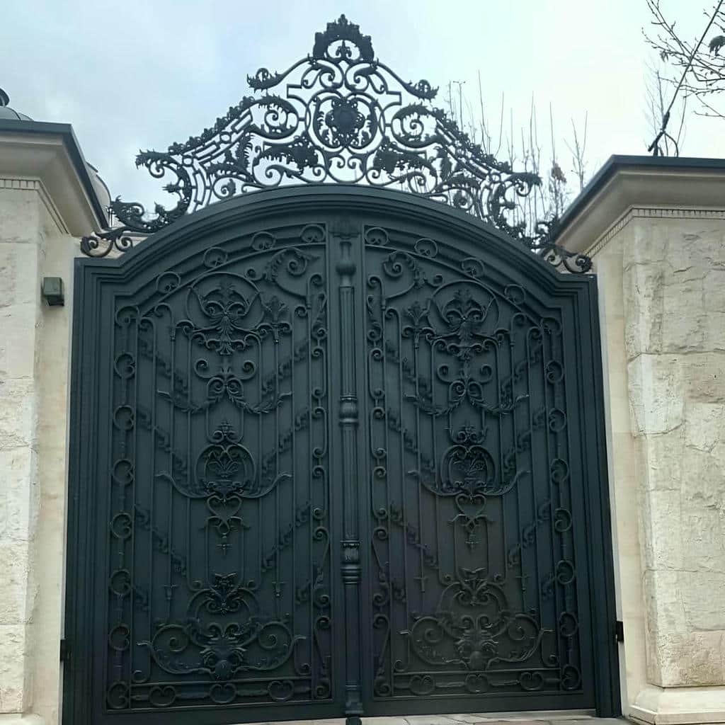 مدل ترکیبی درب پارکینگ کشویی محوطه با حریم کامل