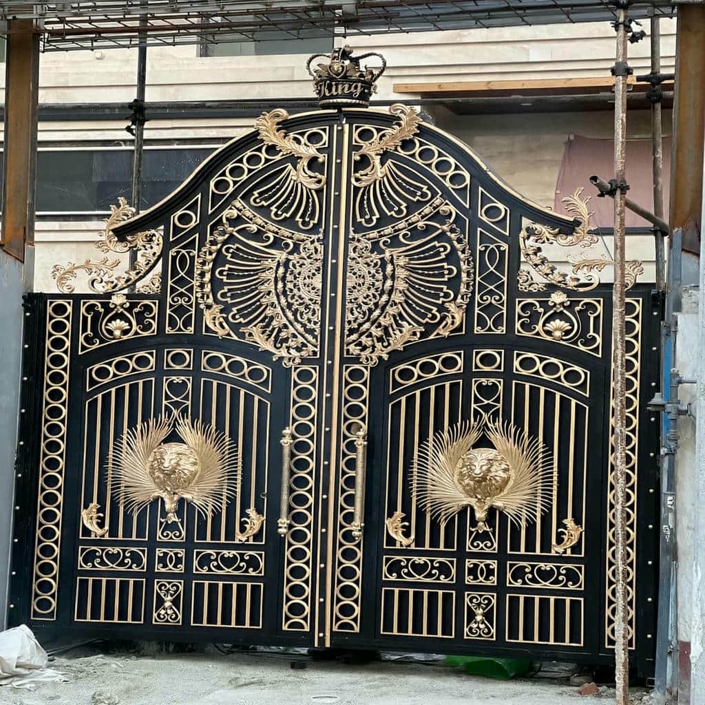 10 نمونه درب پارکینگ مدرن پنل مشبک