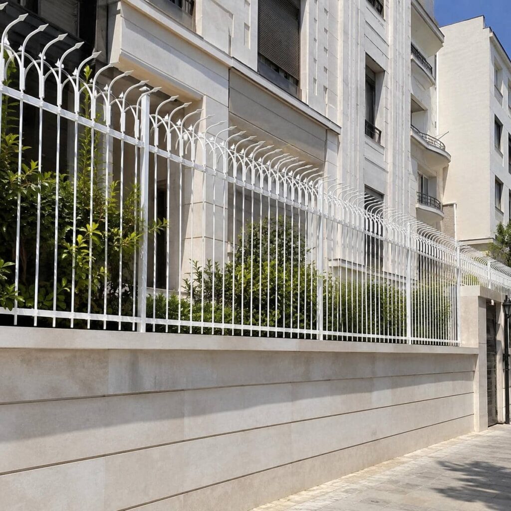 فروش حفاظ دیوار ویلایی مدرن طرح نیزه قاب‌دار