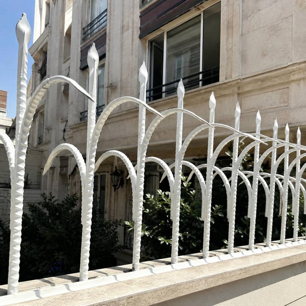 ساخت حفاظ دیوار فلزی ردیفی برای تاج باریک