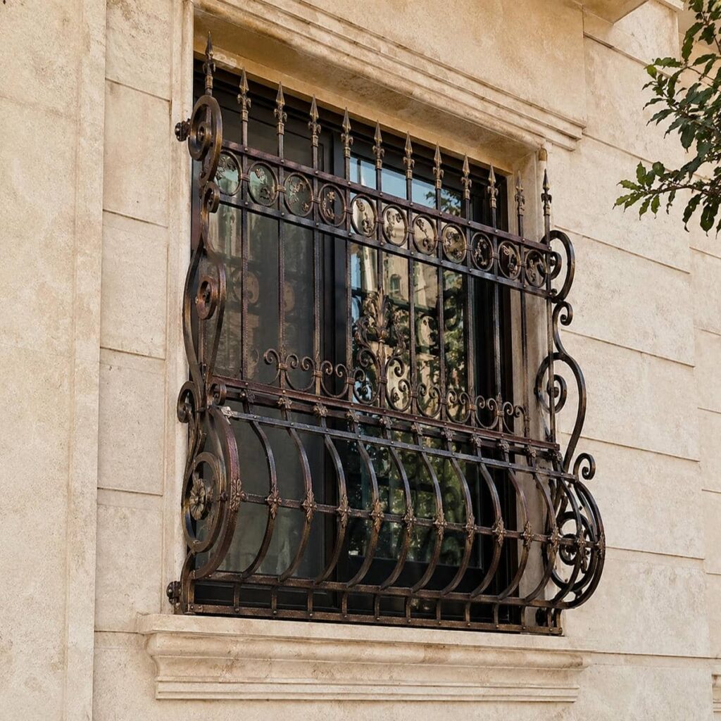 مدل برجسته حفاظ پنجره شیک قاب دار با عمق کنترلشده