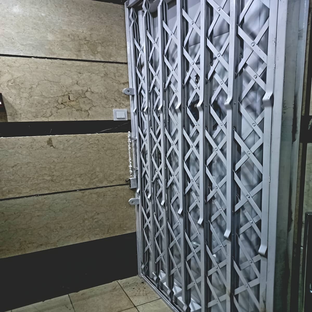 خرید درب آکاردئونی فلزی