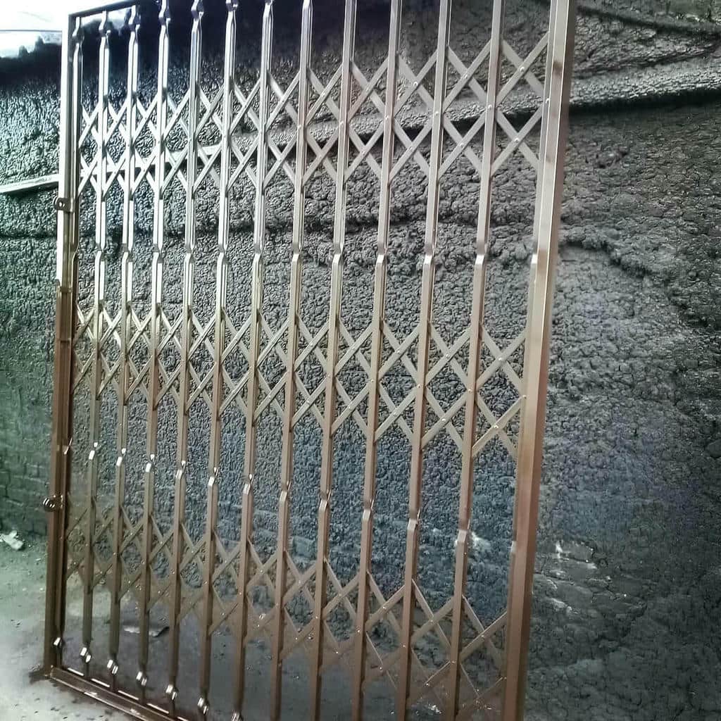 حفاظ آکاردئونی فلزی ورودی ساختمان