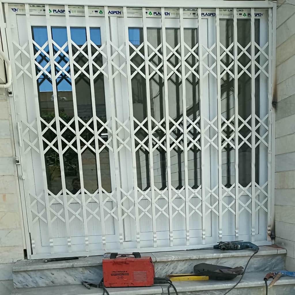 درب آکاردئونی آپارتمان با طراحی کاربردی