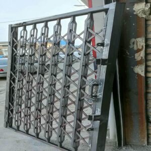 درب آکاردئونی فلزی ورودی ساختمان
