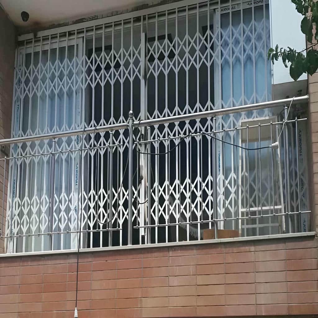 درب آکاردئونی فضای کم عرض