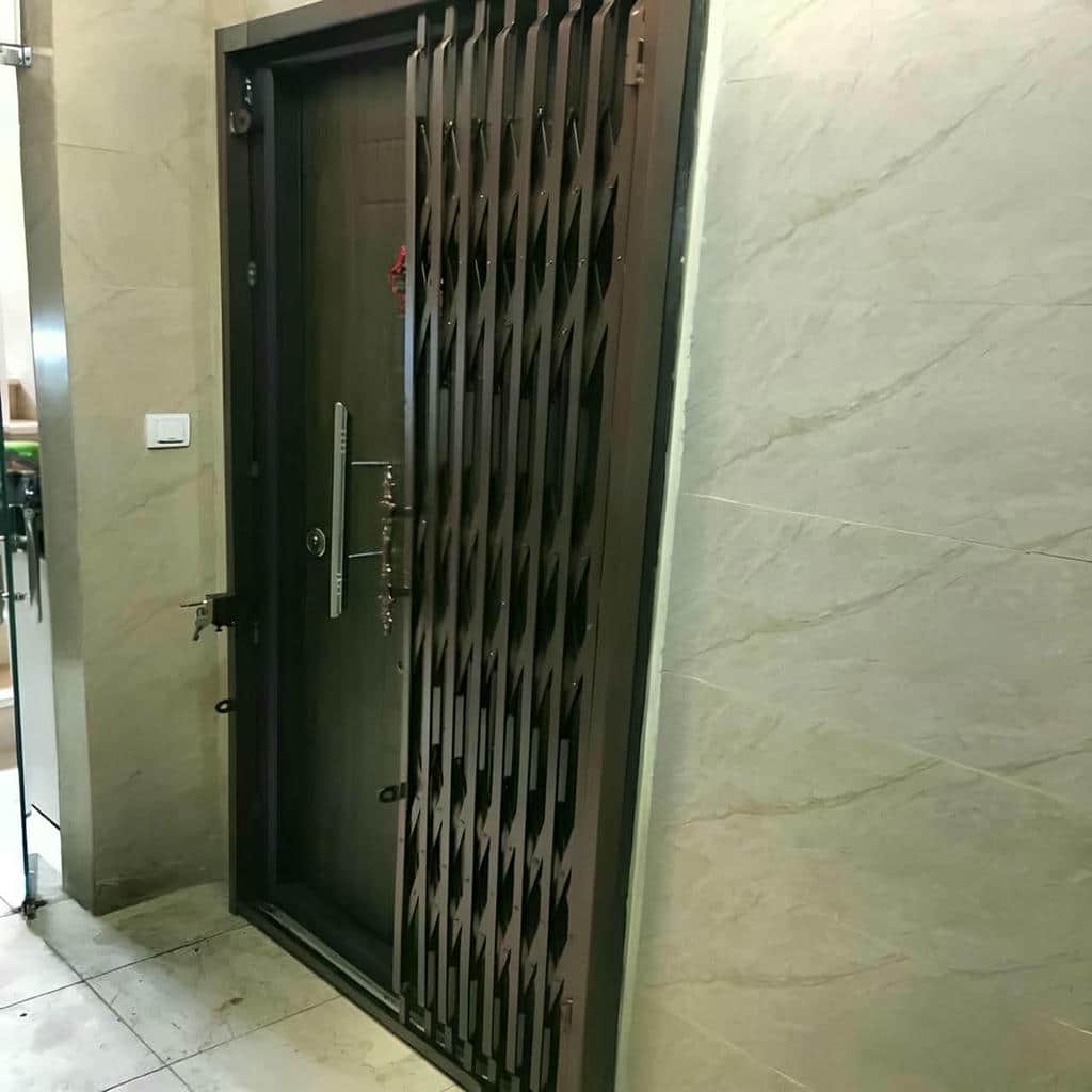 حفاظ ریلی درب نمای کلاسیک