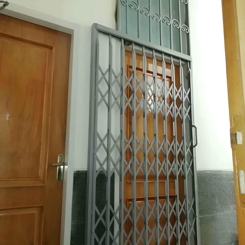 درب آکاردئونی آپارتمان مدرن