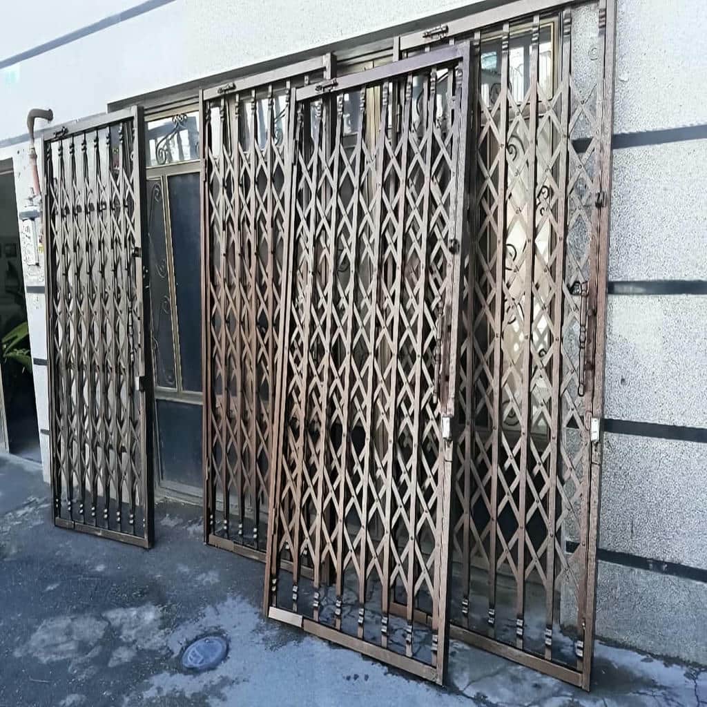حفاظ درب فلزی با پوشش مناسب