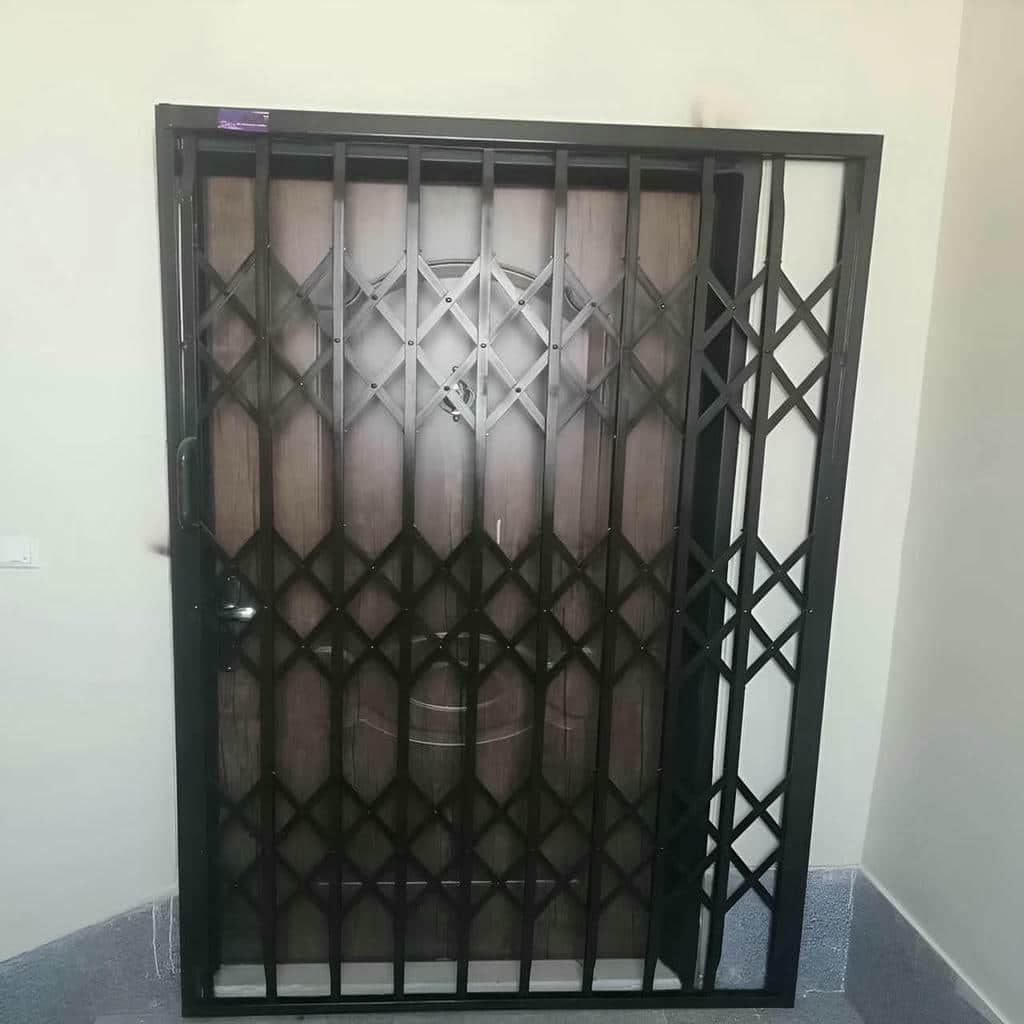 حفاظ درب آپارتمان مقاوم