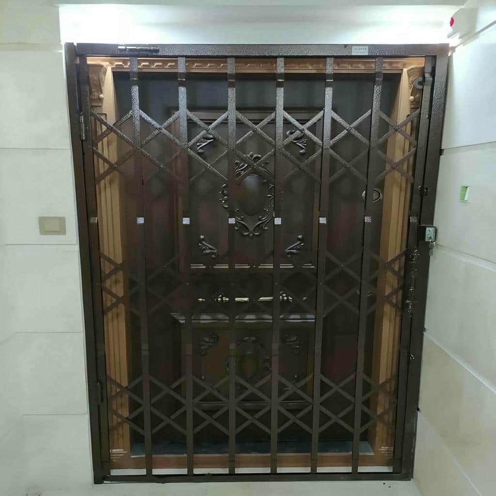 حفاظ آکاردئونی ورودی ساختمان