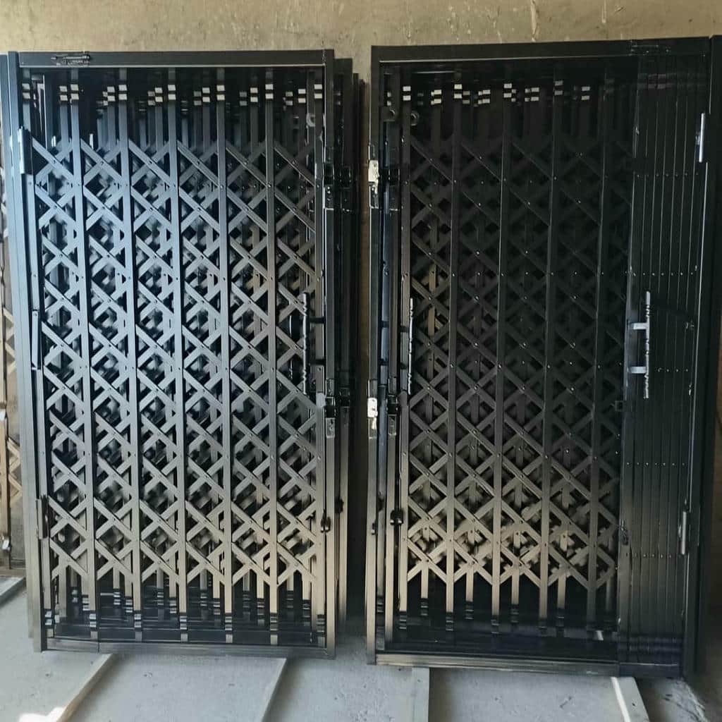 حفاظ متحرک ورودی ساختمان