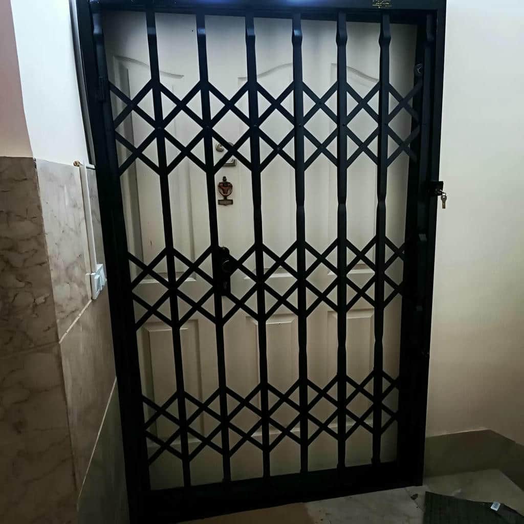 درب آکاردئونی ورودی آپارتمان