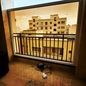 نرده چوبی راه پله با رنگ طبیعی