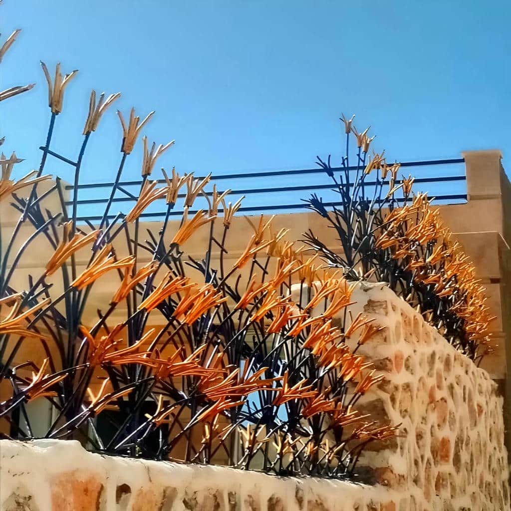 حفاظ دیوار رنگ شده هماهنگ نما