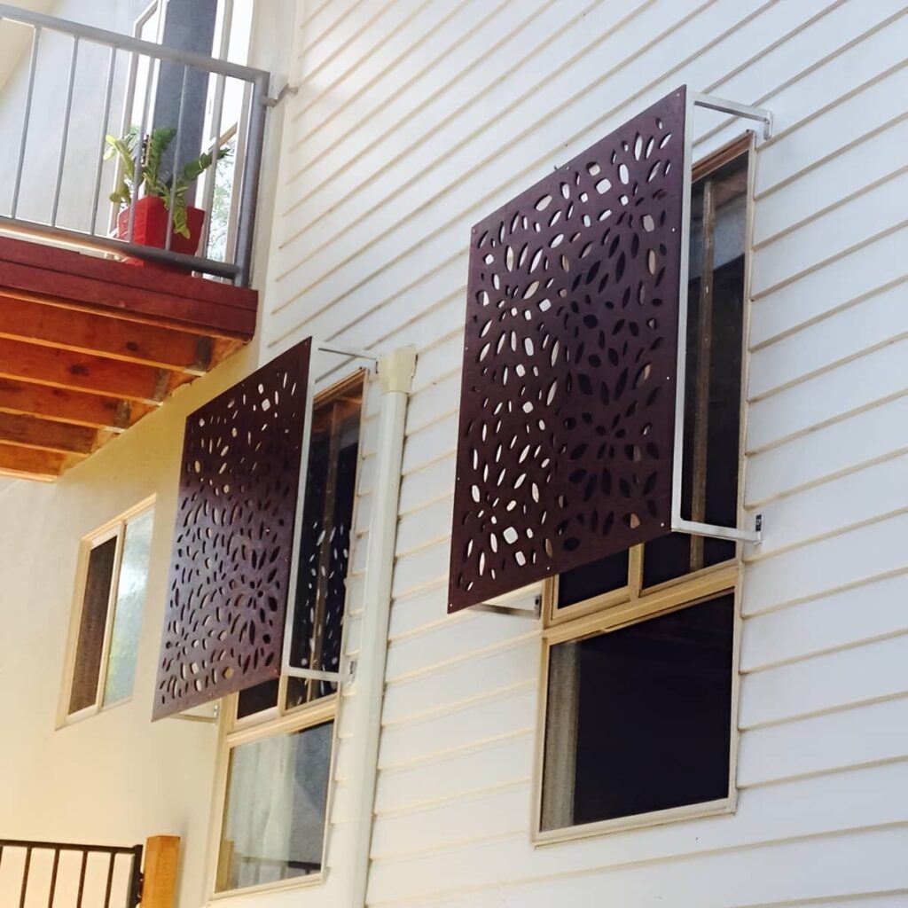 نرده پنجره ساختمان مسکونی