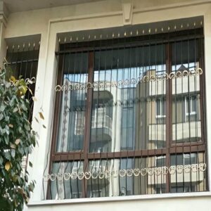 حفاظ پنجره مدرن با طراحی ساده