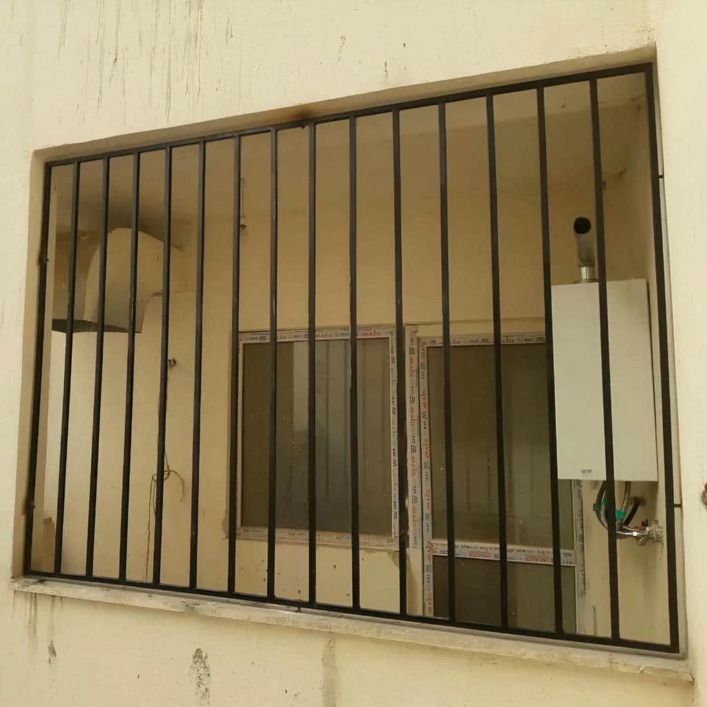 حفاظ پنجره فرفورژه کلاسیک