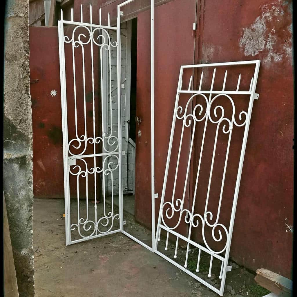 نرده پنجره ویلای کلاسیک