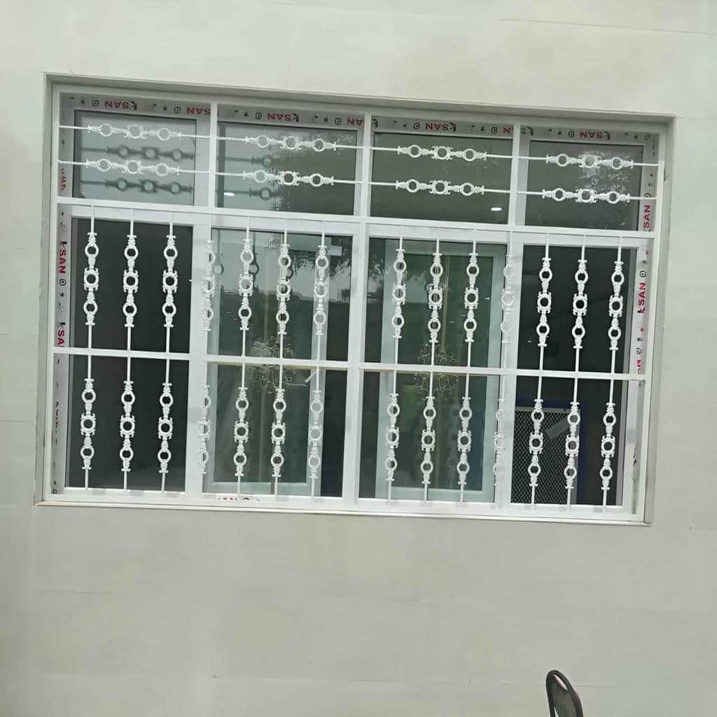 حفاظ پنجره طبقه همکف آهنی