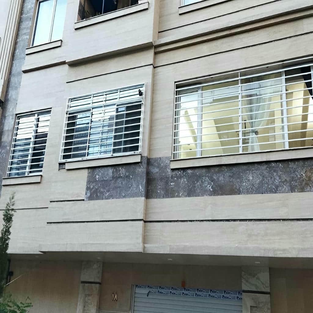 حفاظ پنجره طبقه همکف آهنی
