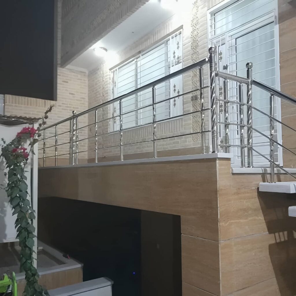نرده بالکن ویلایی فلزی مدرن