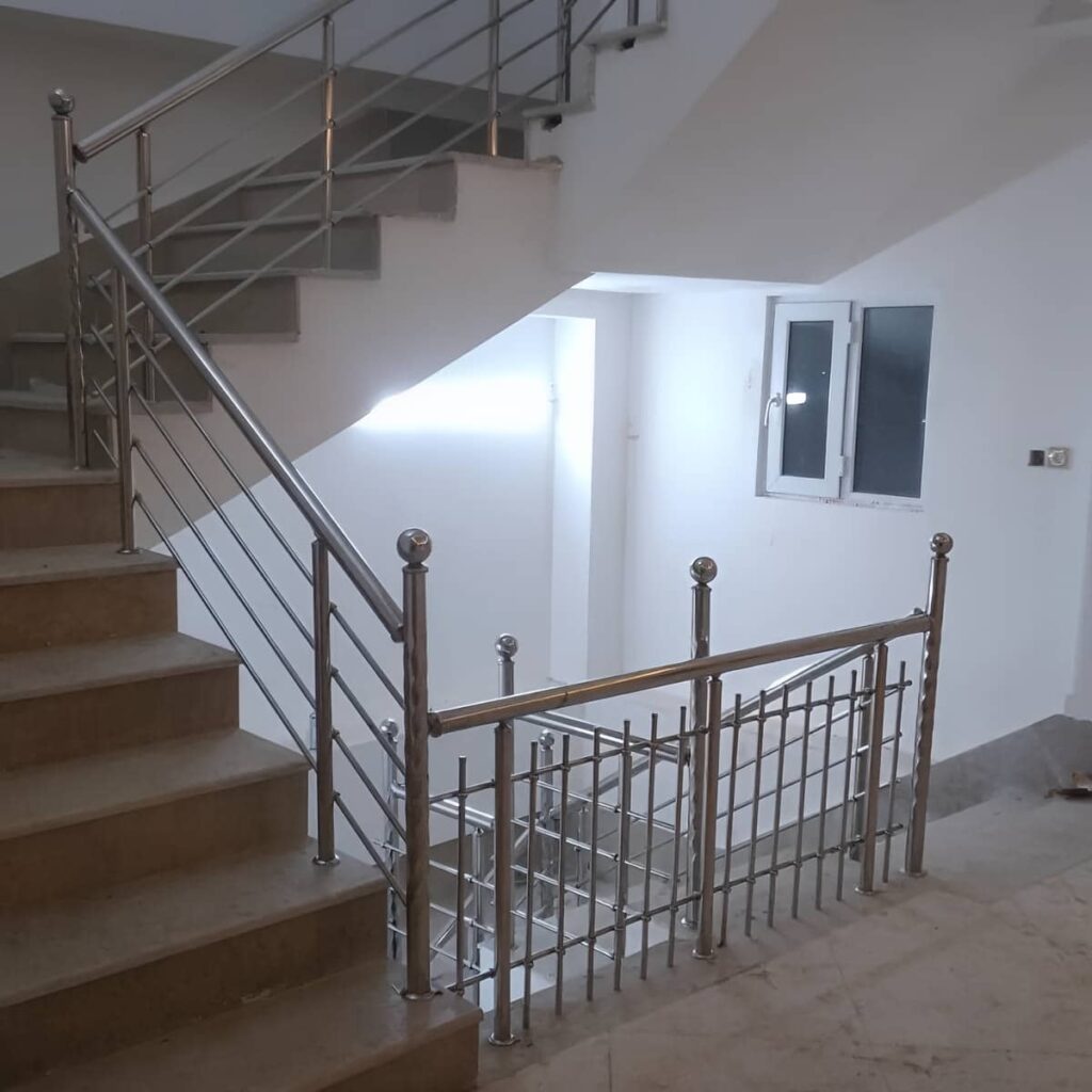 هندریل استیل راه پله داخلی