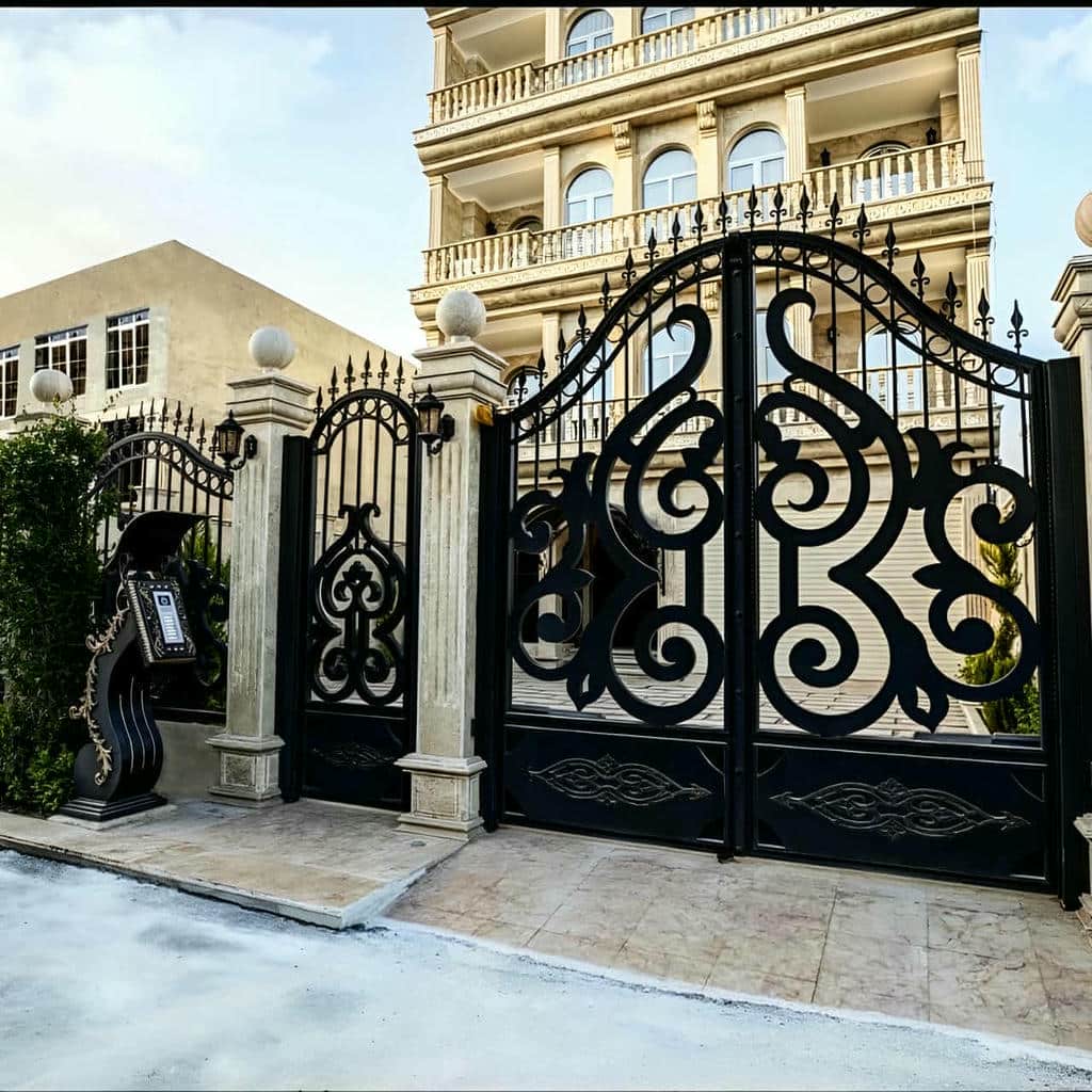 درب آهنی ورودی ساختمان