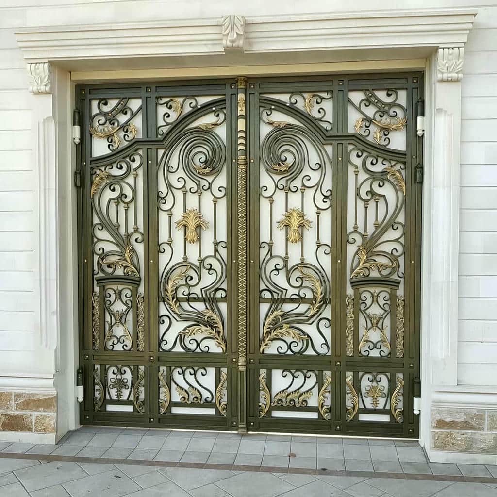 درب ساختمان کم عرض
