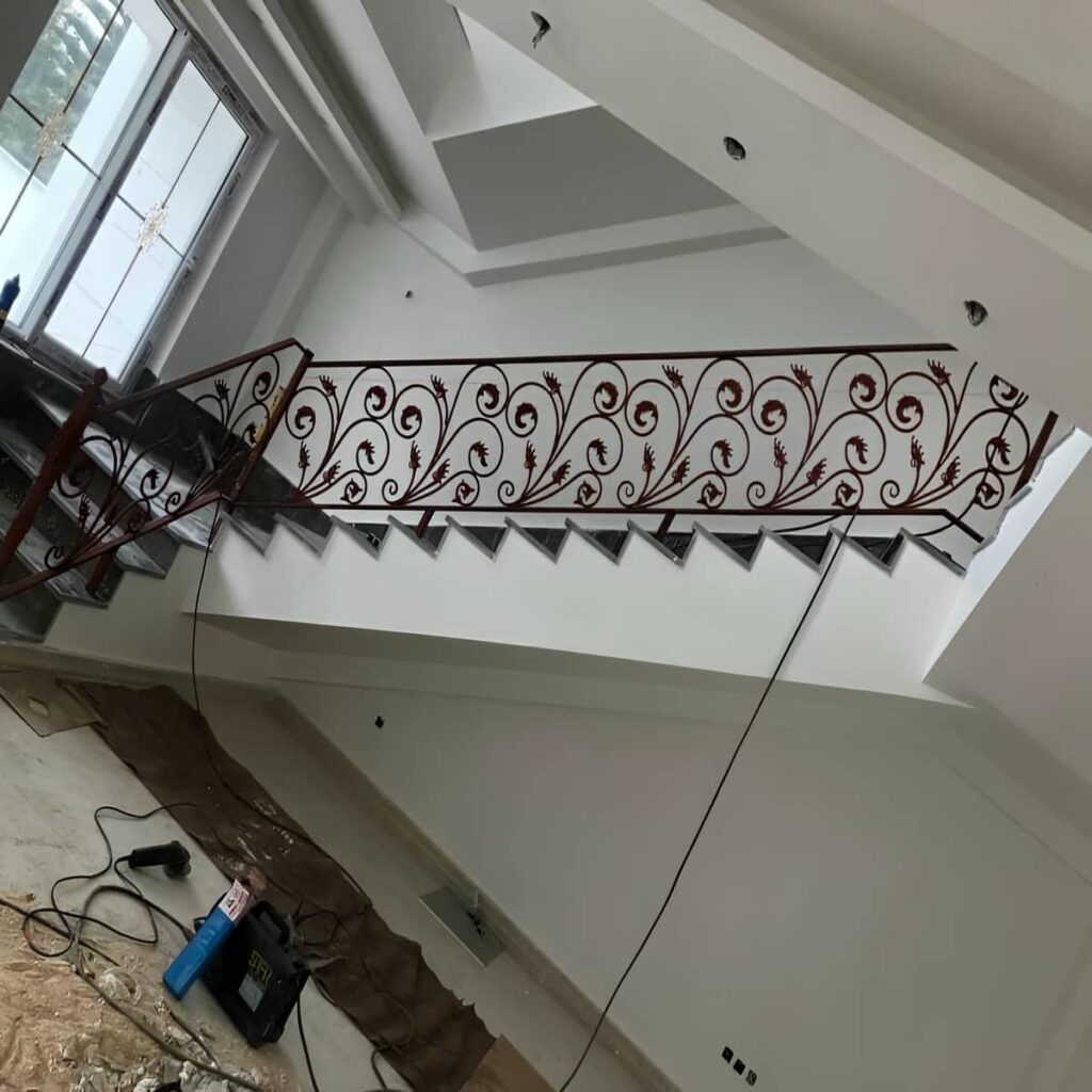 نرده فرفورژه راه پله ساختمان مدرن نرده فرفورژه راه پله ساختمان مدرن