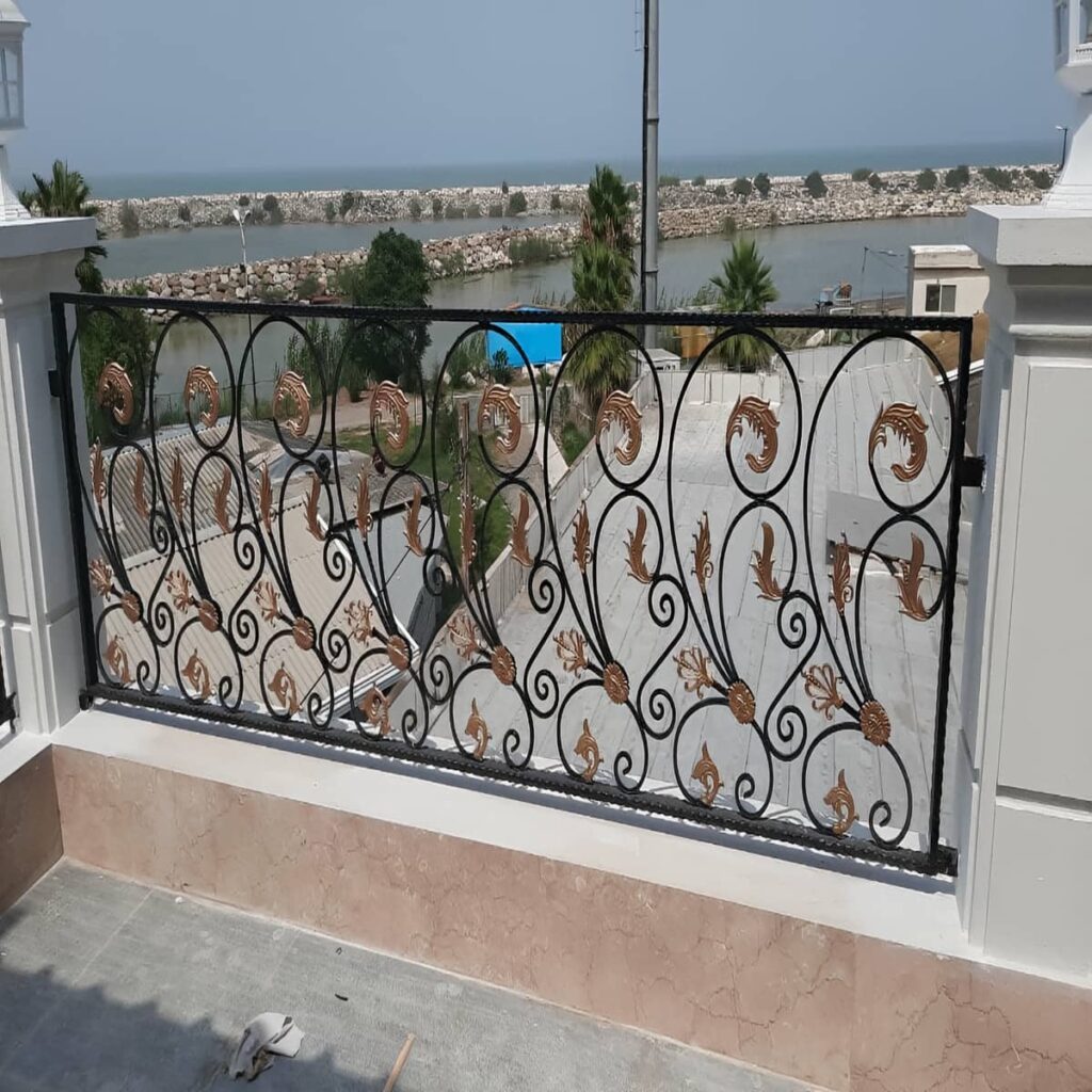 نرده بالکن آپارتمان فلزی مدرن