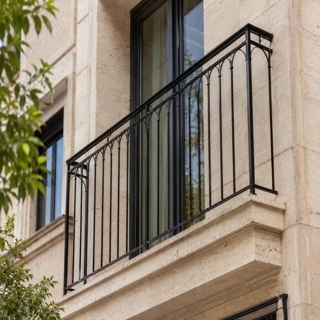 نرده راه پله با پوشش مقاوم