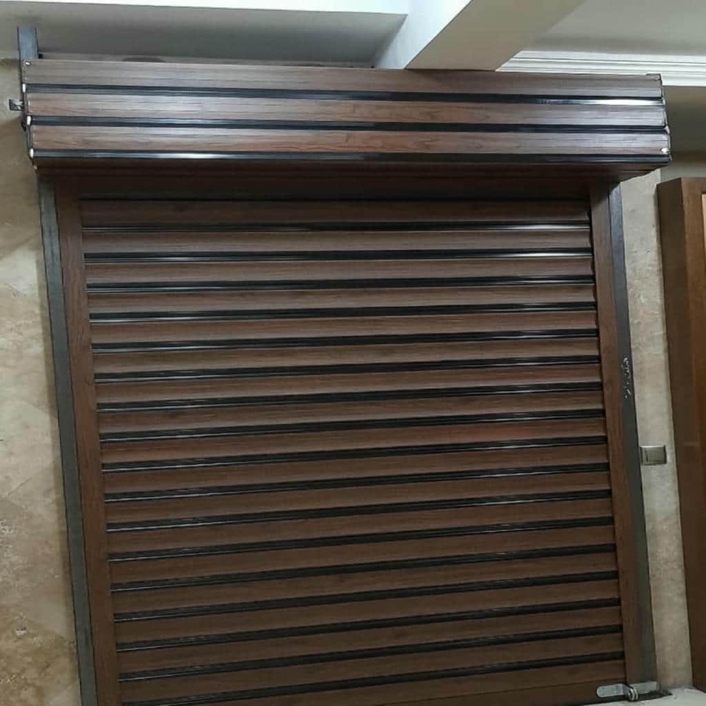 بازدید سردر سنگی مشهد پیش از جایگزینی درب آهنی