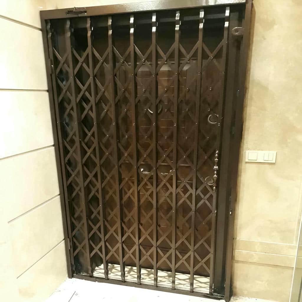 برگه قرارداد نصب کنار نمونه تسمه فولادی