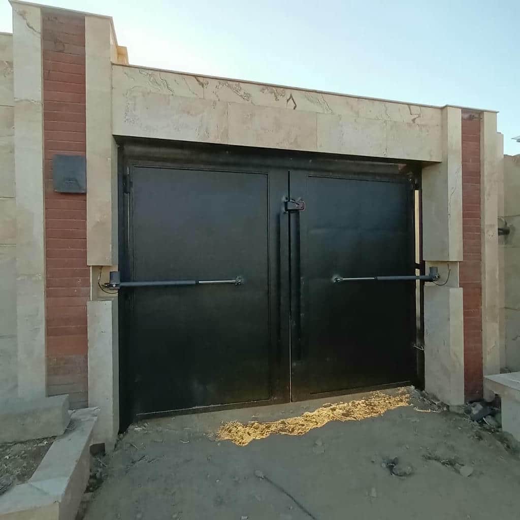 جعبه موتور درب برقی کنار رمپ کرمانشاه جعبه موتور درب برقی کنار رمپ کرمانشاه