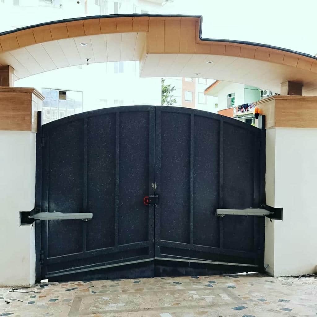 جک درب پارکینگ با پایه اختصاصی روی ستون